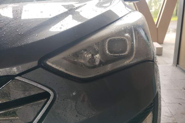 Used Hyundai Santa Fe Classic 2013 3.0L 4x4 Premium Edition 7-Seater Euro IV Left Front Headlight