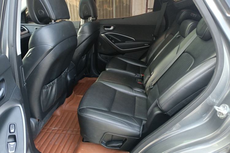 Used Hyundai Santa Fe Classic 2013 3.0L 4x4 Premium Edition 7-Seater Euro IV Left Rear Seat