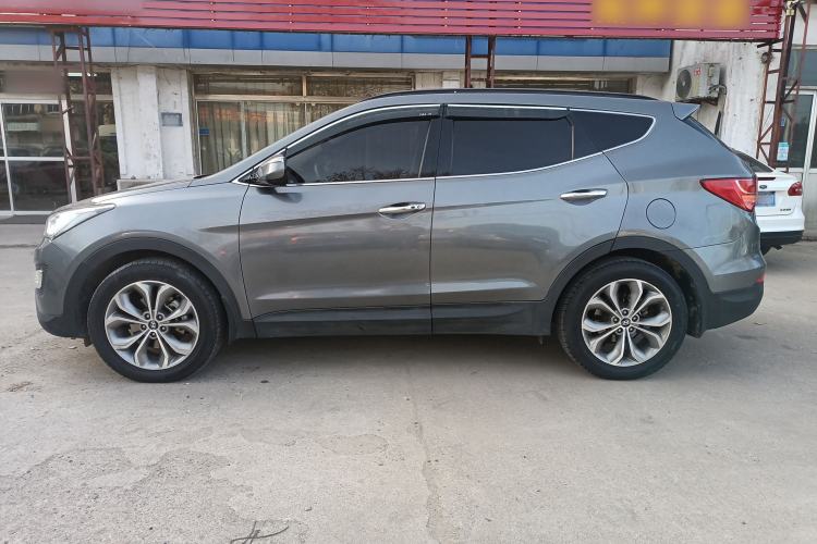 Used Hyundai Santa Fe Classic 2013 3.0L 4x4 Premium Edition 7-Seater Euro IV Left Side