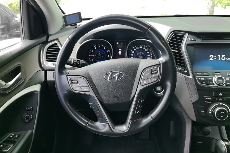 Used Hyundai Santa Fe Classic 2013 3.0L 4x4 Luxury Edition 7 Seats Euro V Steering Wheel