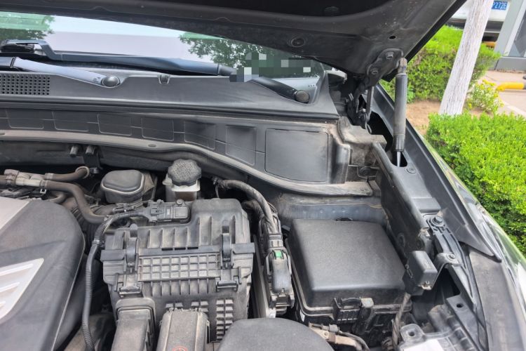 Used Hyundai Santa Fe Classic 2013 3.0L 4x4 Flagship Edition 7 Seats Euro IV Engine Bay Left
