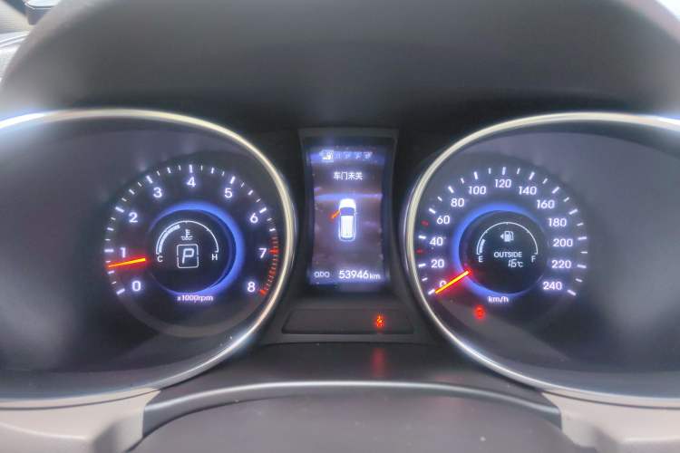 Used Hyundai Santa Fe Classic 2013 3.0L 4x4 Comfort Edition with Navigation 7 Seats Euro IV Instrument Cluster