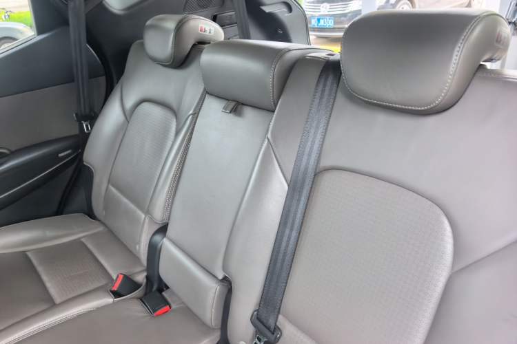 Used Hyundai Santa Fe Classic 2013 3.0L 4x4 Flagship Edition 7 Seats Euro IV Left Rear Seat