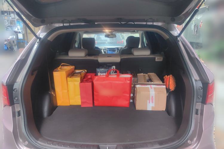 Used Hyundai Santa Fe Classic 2013 3.0L 4x4 Comfort Edition with Navigation 7 Seats Euro IV Trunk