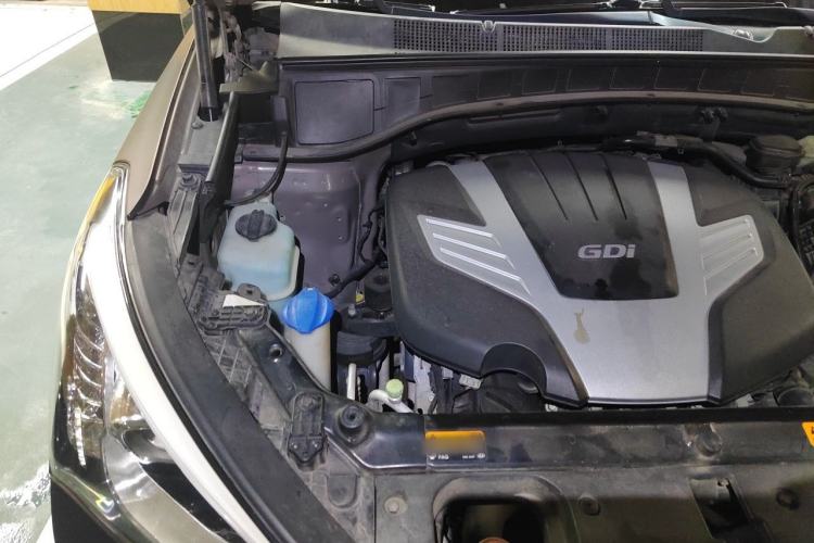 Used Hyundai Santa Fe Classic 2013 3.0L 4x4 Flagship Edition 7 Seats Euro IV Engine Bay Right