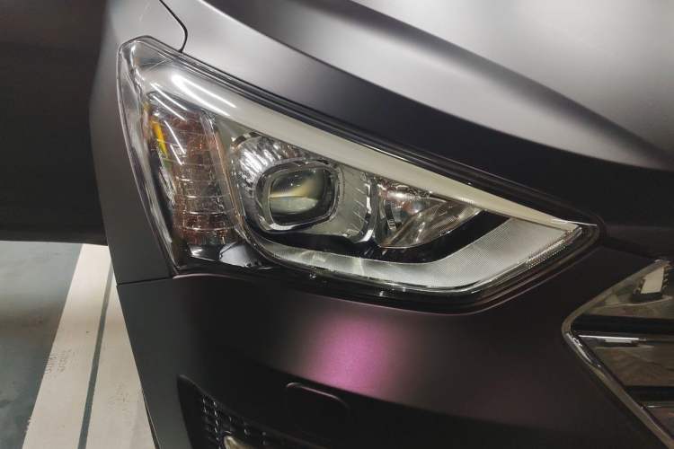 Used Hyundai Santa Fe Classic 2013 3.0L 4x4 Flagship Edition 7 Seats Euro IV Right Front Headlight