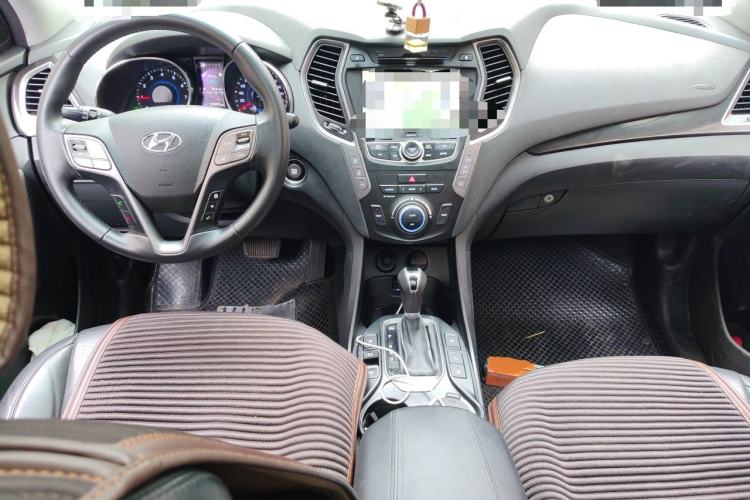 Used Hyundai Santa Fe Classic 2013 3.0L 4x4 Flagship Edition 7 Seats Euro IV Center Console