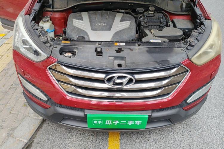 Used Hyundai Santa Fe Classic 2013 3.0L 4x4 Flagship Edition 7 Seats Euro IV Engine Bay