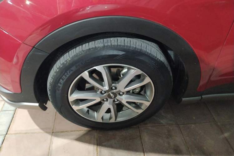 Used Hyundai Santa Fe Classic 2013 3.0L 4x4 Comfort Edition with Navigation 7 Seats Euro IV Left Front Wheel Hub