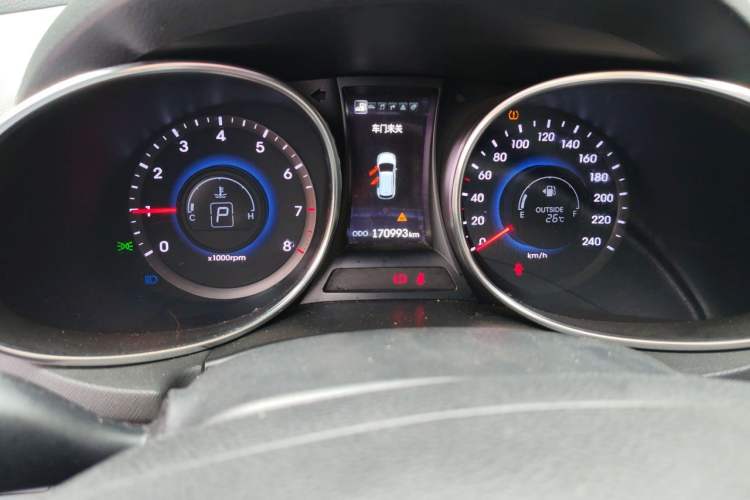 Used Hyundai Santa Fe Classic 2013 3.0L 4x4 Flagship Edition 7 Seats Euro IV Odometer Close Up