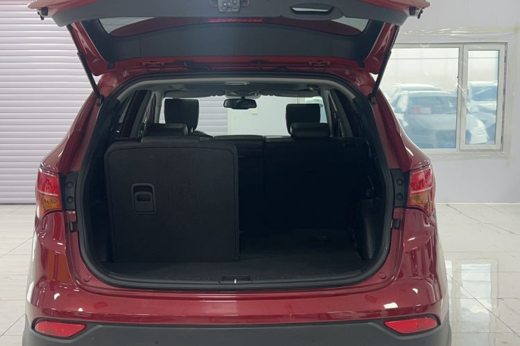 Used Hyundai Santa Fe Classic 2013 3.0L 4x4 Comfort Edition with Navigation 7 Seats Euro IV Trunk