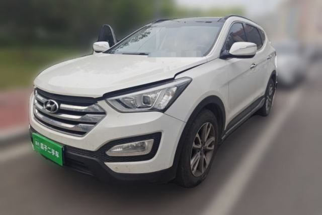Used Hyundai Santa Fe Classic 2013 3.0L 4x4 Comfort Edition with Navigation 7 Seats Euro IV