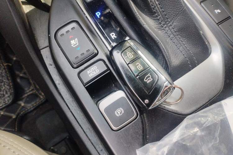 Used Hyundai Santa Fe Classic  Audio And AC Panel
