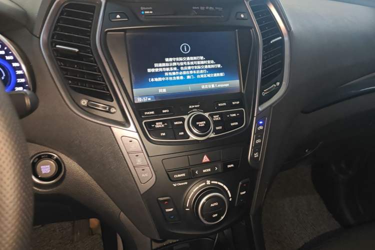 Used Hyundai Santa Fe Classic 2013 3.0L 4x4 Flagship Edition 7 Seats Euro IV Audio And AC Panel