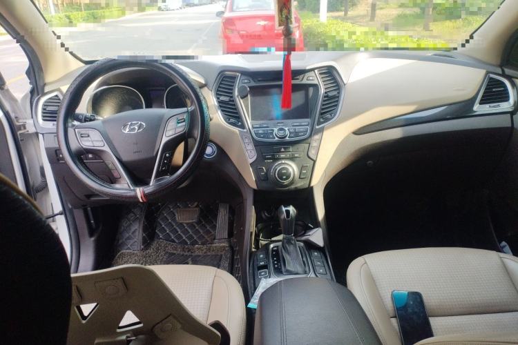 Used Hyundai Santa Fe Classic  Center Console