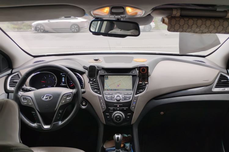 Used Hyundai Santa Fe Classic 2013 2.2T Four-Wheel Drive Flagship Edition 7 Seats Center Console