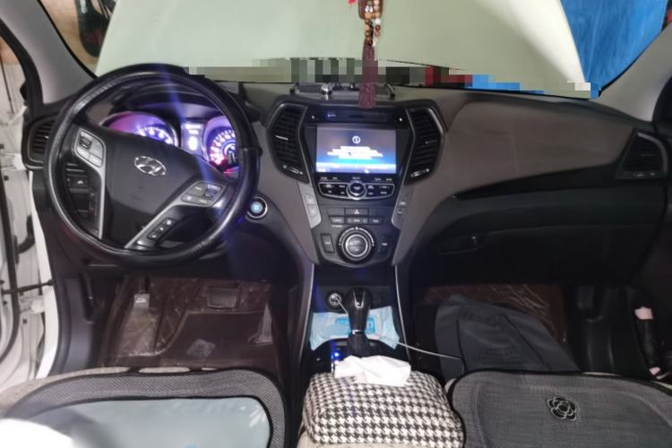 Used Hyundai Santa Fe Classic 2013 Facelift 3.0L 4x4 Comfort Edition with Navigation Euro IV compliant Center Console