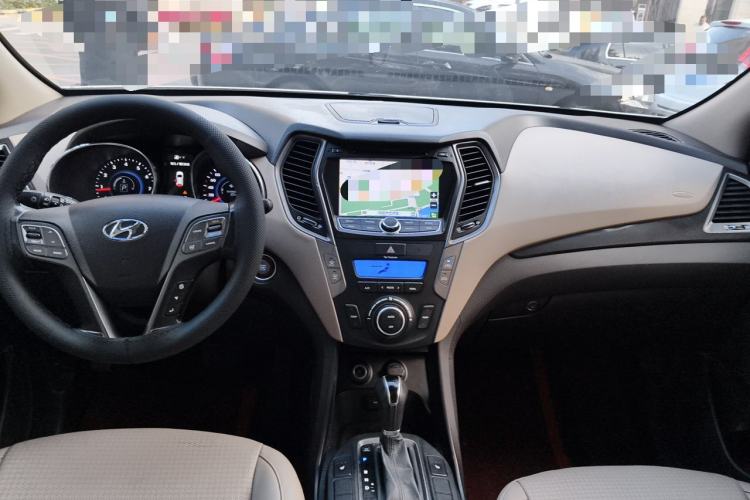 Used Hyundai Santa Fe Classic 2013 3.0L Four-Wheel Drive Comfort Edition 7 Seats Euro IV Center Console
