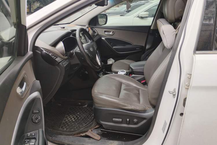 Used Hyundai Santa Fe Classic 2013 2.2T Four-Wheel Drive Flagship Edition 7 Seats Driver Seat