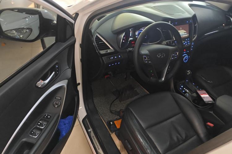 Used Hyundai Santa Fe Classic 2013 3.0L 4x4 Flagship Edition 7 Seats Euro IV Driver Seat