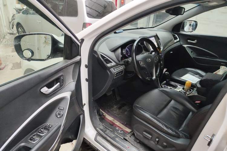 Used Hyundai Santa Fe Classic 2013 2.2T Four-Wheel Drive Flagship Edition 7 Seats Driver Seat