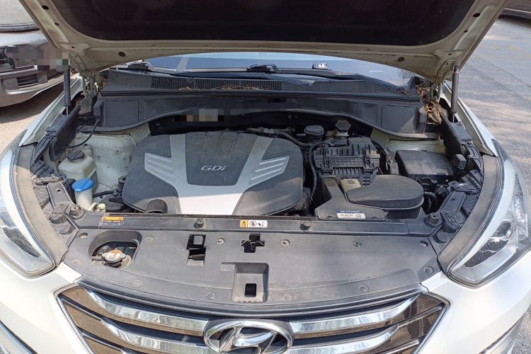 Used Hyundai Santa Fe Classic 2013 3.0L 4x4 Comfort Edition with Navigation 7 Seats Euro IV Engine Bay