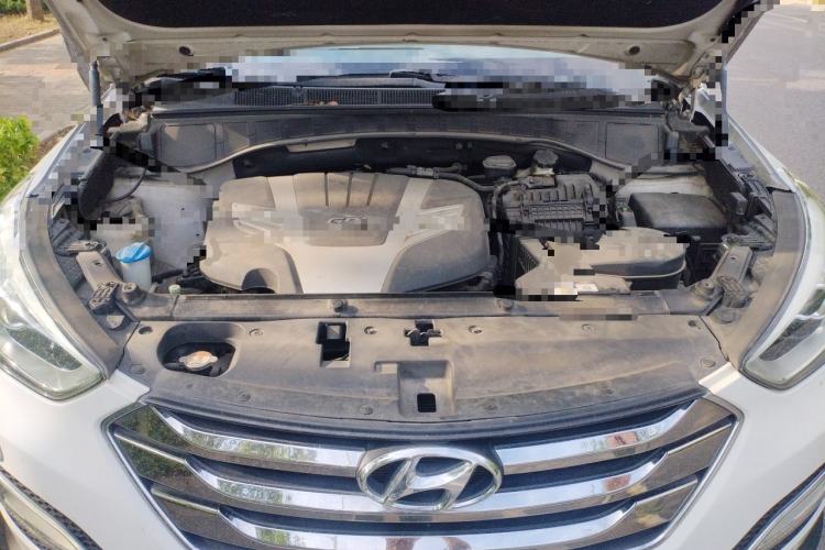 Used Hyundai Santa Fe Classic  Engine Bay