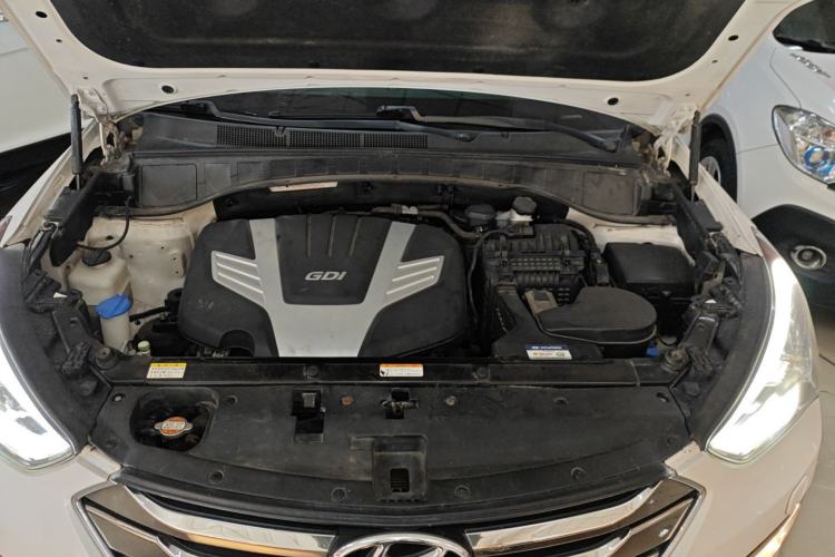 Used Hyundai Santa Fe Classic 2013 3.0L 4x4 Flagship Edition 7 Seats Euro IV Engine Bay
