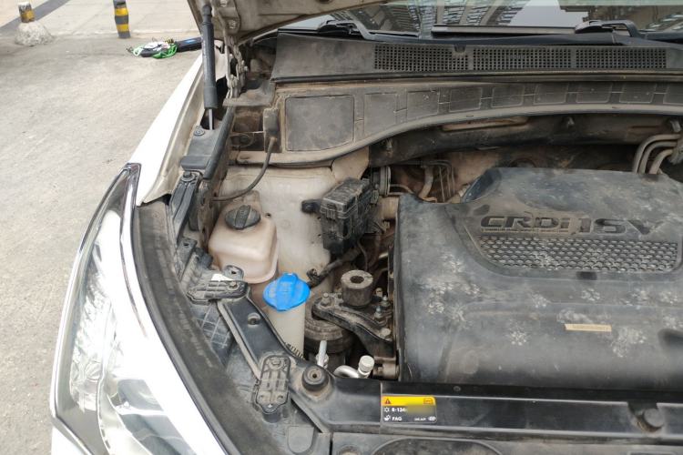 Used Hyundai Santa Fe Classic 2013 2.2T Four-Wheel Drive Flagship Edition 7 Seats Engine Bay Right