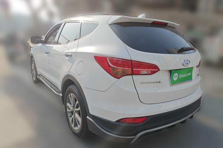 Used Hyundai Santa Fe Classic 2013 Facelift 3.0L 4x4 Comfort Edition with Navigation Euro IV compliant Exterior 3