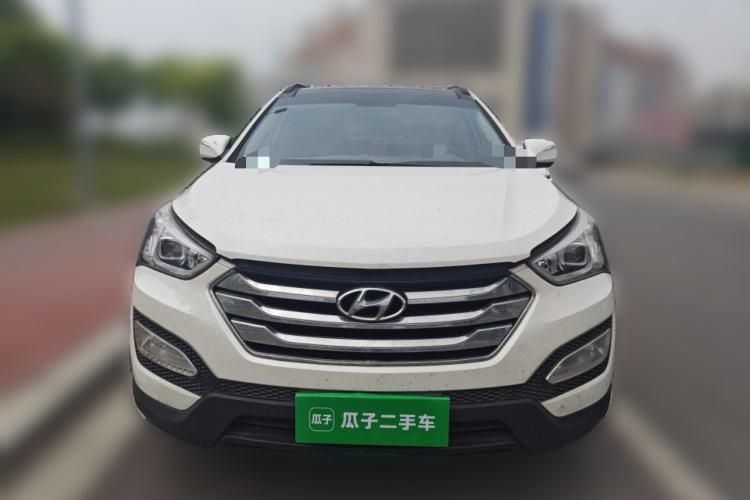 Used Hyundai Santa Fe Classic 2013 3.0L 4x4 Comfort Edition with Navigation 7 Seats Euro IV Front