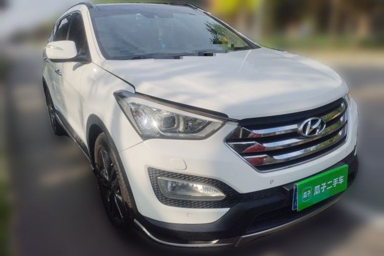 Used Hyundai Santa Fe Classic  Front Right 45 Deg