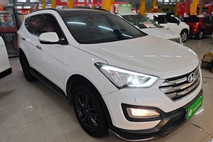 Used Hyundai Santa Fe Classic 2013 3.0L 4x4 Flagship Edition 7 Seats Euro IV Front Right 45 Deg
