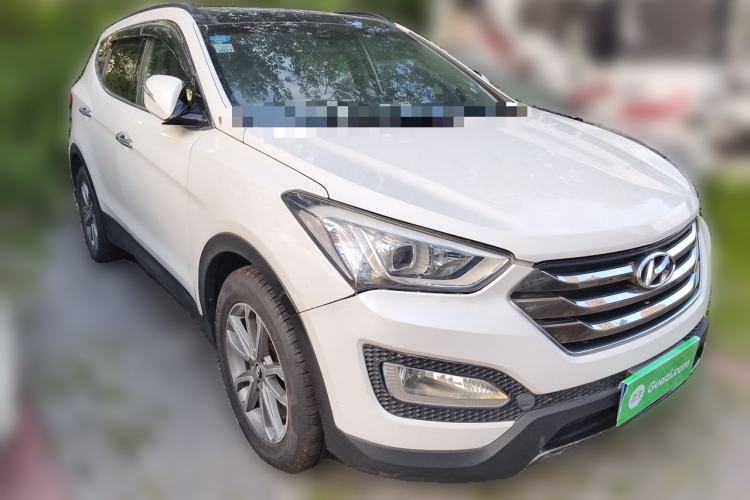 Used Hyundai Santa Fe Classic 2013 3.0L Four-Wheel Drive Comfort Edition 7 Seats Euro IV Front Right 45 Deg