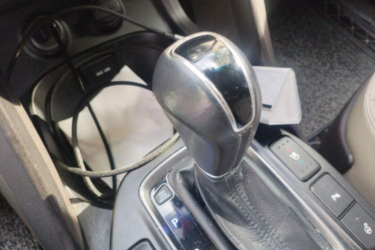 Used Hyundai Santa Fe Classic  Gear Lever