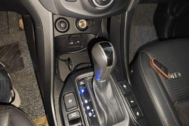 Used Hyundai Santa Fe Classic 2013 3.0L 4x4 Flagship Edition 7 Seats Euro IV Gear Lever