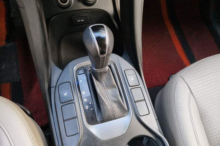 Used Hyundai Santa Fe Classic 2013 3.0L Four-Wheel Drive Comfort Edition 7 Seats Euro IV Gear Lever
