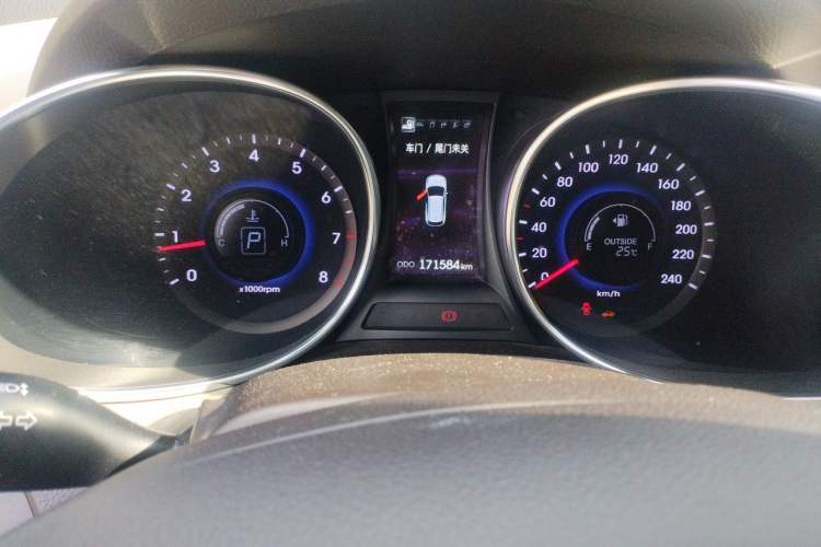 Used Hyundai Santa Fe Classic  Instrument Cluster