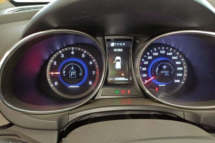 Used Hyundai Santa Fe Classic 2013 3.0L 4x4 Premium Edition 7-Seater Euro IV Instrument Cluster