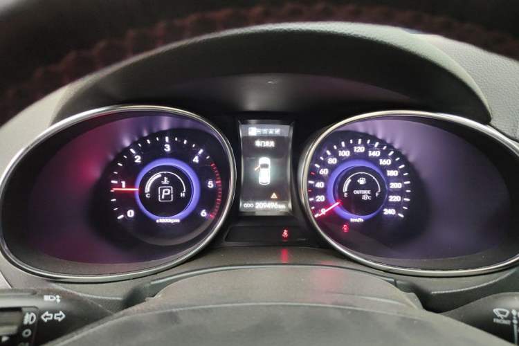 Used Hyundai Santa Fe Classic 2013 2.2T Four-Wheel Drive Flagship Edition 7 Seats Instrument Cluster