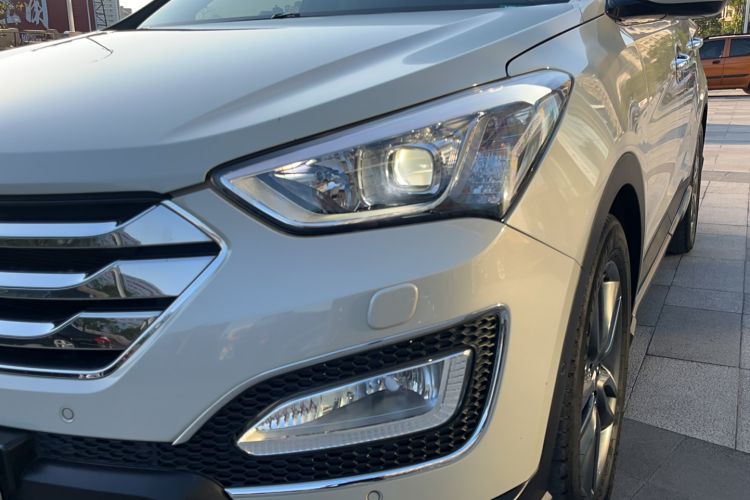 Used Hyundai Santa Fe Classic 2013 3.0L 4x4 Flagship Edition 7 Seats Euro IV Left Front Headlight