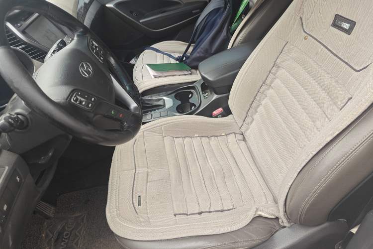 Used Hyundai Santa Fe Classic 2013 3.0L 4x4 Comfort Edition with Navigation 7 Seats Euro IV Left Front Seat