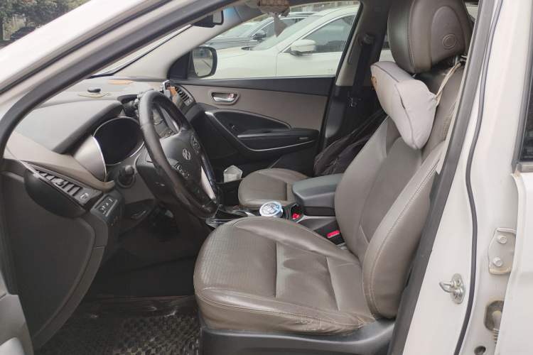 Used Hyundai Santa Fe Classic 2013 2.2T Four-Wheel Drive Flagship Edition 7 Seats Left Front Seat