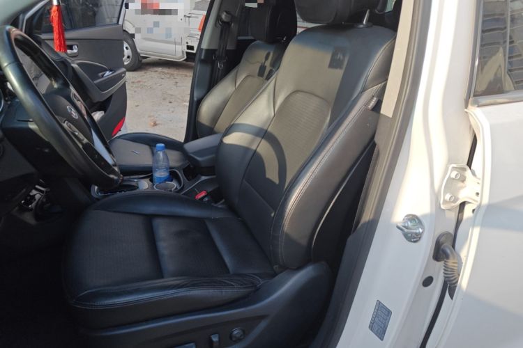 Used Hyundai Santa Fe Classic 2013 Facelift 3.0L 4x4 Comfort Edition with Navigation Euro IV compliant Left Front Seat