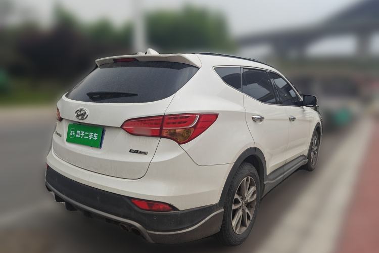 Used Hyundai Santa Fe Classic 2013 3.0L 4x4 Comfort Edition with Navigation 7 Seats Euro IV Rear Right 45 Deg