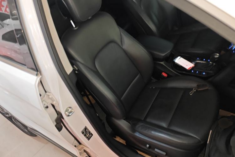 Used Hyundai Santa Fe Classic 2013 3.0L 4x4 Flagship Edition 7 Seats Euro IV Right Front Seat