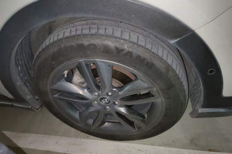 Used Hyundai Santa Fe Classic 2013 3.0L 4x4 Flagship Edition 7 Seats Euro IV Right Front Wheel Hub