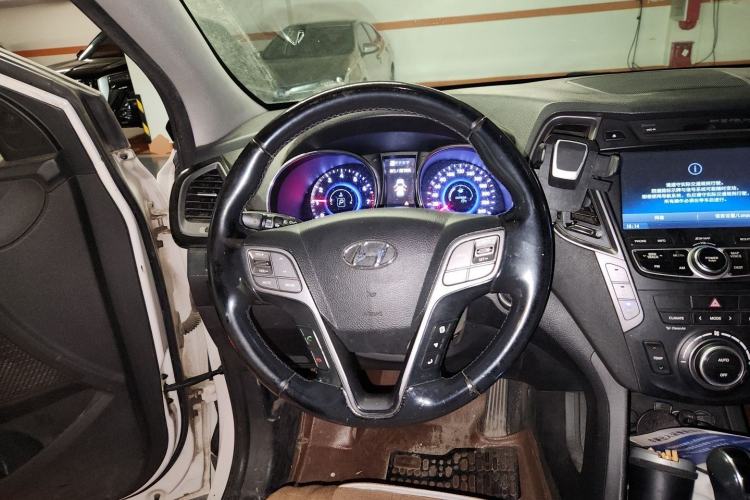 Used Hyundai Santa Fe Classic 2013 Revised Version 3.0L Four-Wheel Drive Deluxe Edition Euro IV Steering Wheel