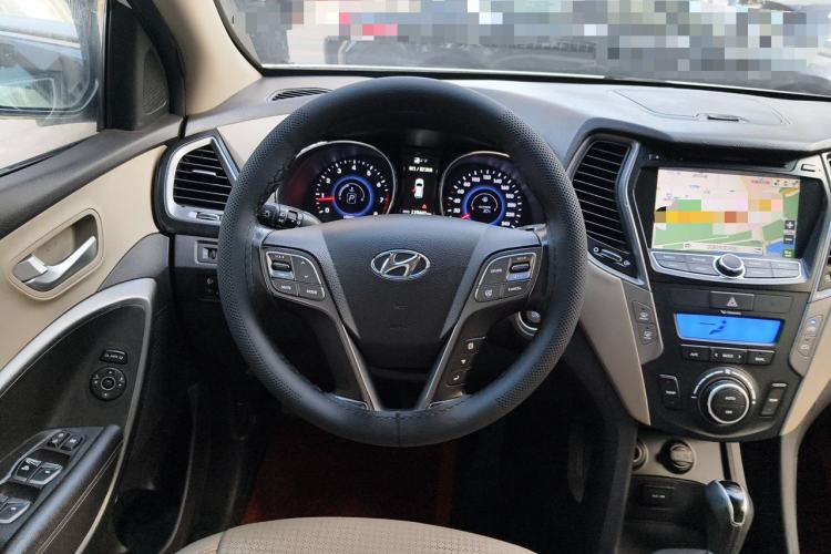Used Hyundai Santa Fe Classic 2013 3.0L Four-Wheel Drive Comfort Edition 7 Seats Euro IV Steering Wheel