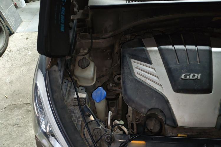 Used Hyundai Santa Fe Classic 2013 3.0L 4x4 Premium Edition 7-Seater Euro IV Engine Bay Right